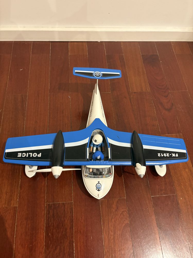 Avião da policia da playmobil