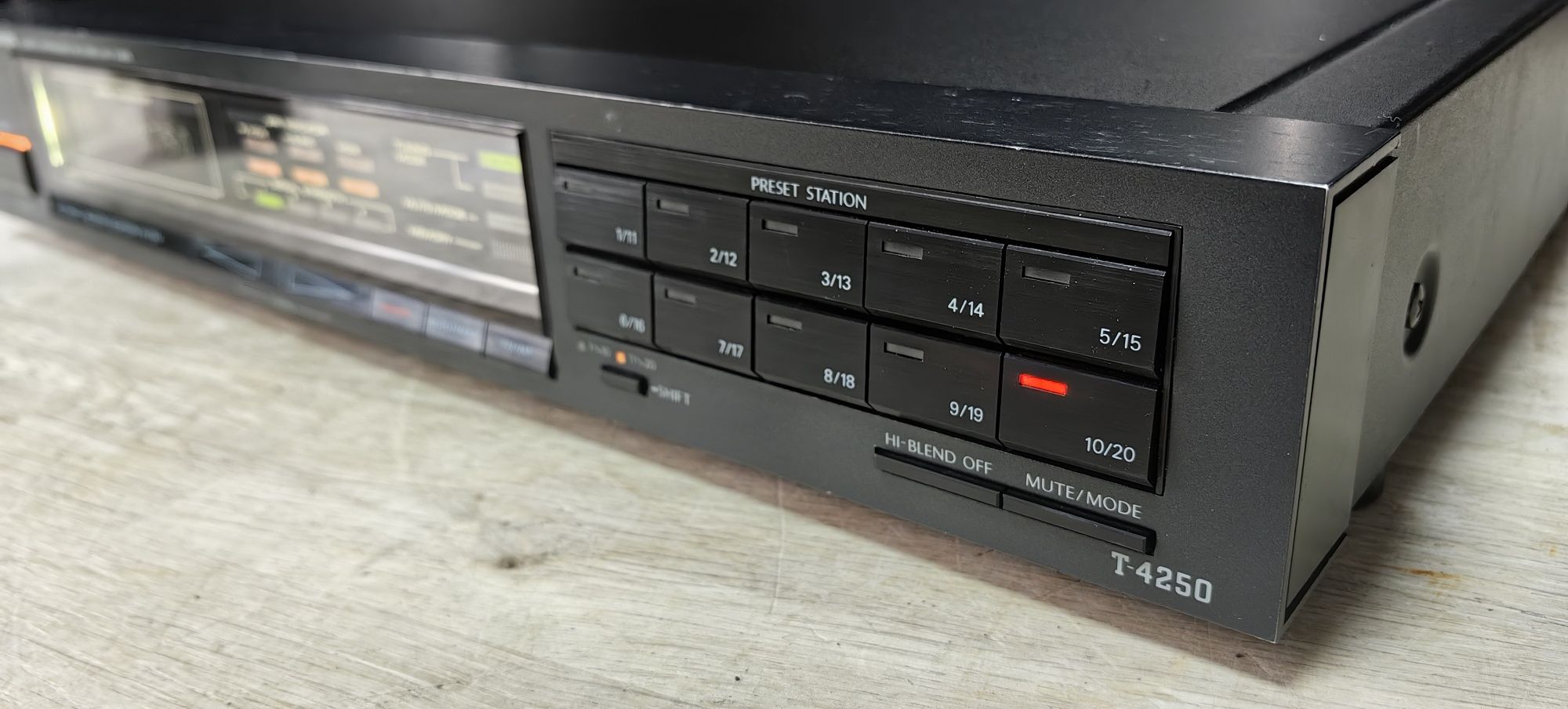 Тюнер Onkyo T-4250
