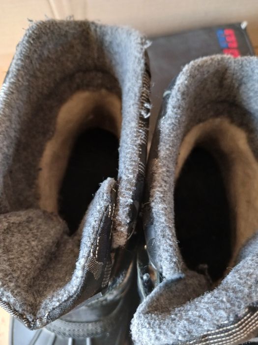 Зимові черевики фірми мінімен для підлітка