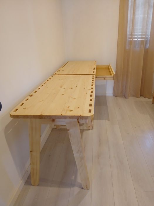 Mesa/secretaria em pinho