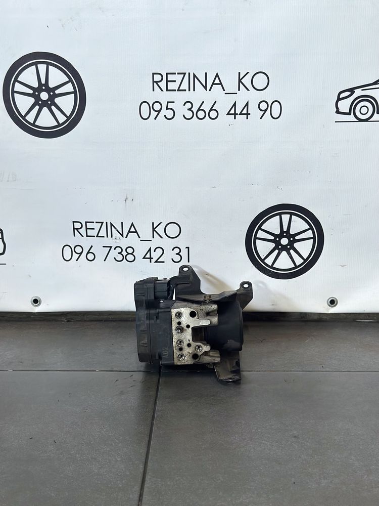 Блок ABS Mitsubishi L200,Pajero Sport 2.5 D-ID 4D56U 2006-2014 р.