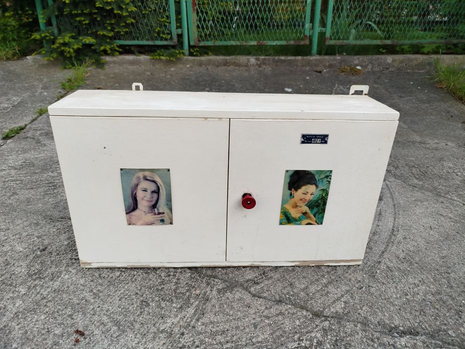 Apteczka stara warsztatowa z PRL
