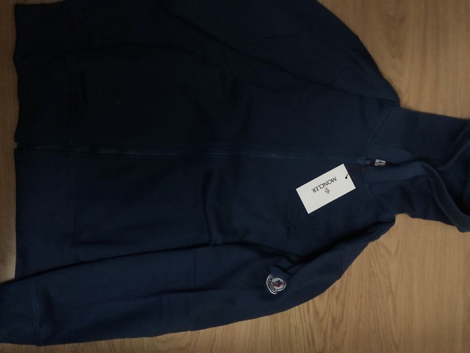 Casaco Moncler novo