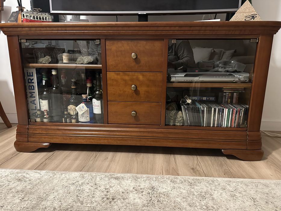 Móvel de TV em madeira maciça