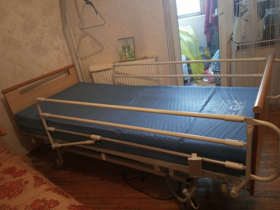 Продам лікарняне ліжко