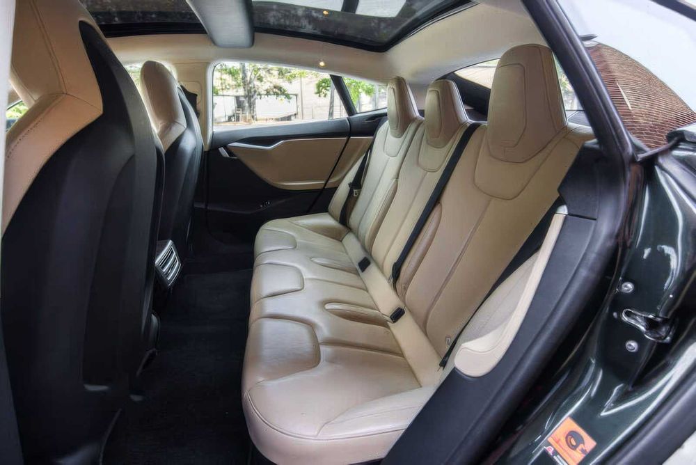 Tesla Model S 85      2014