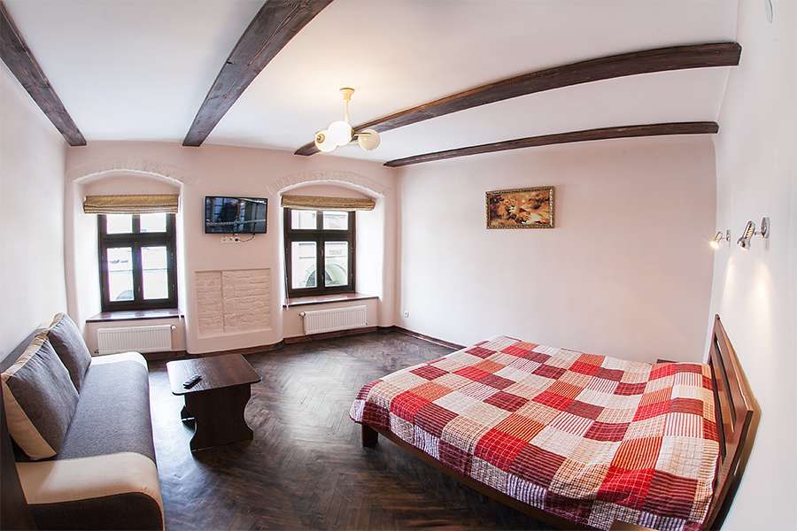 Від власника,до 6-и осіб сучасна квартира в центрі на вул.Вірменській.