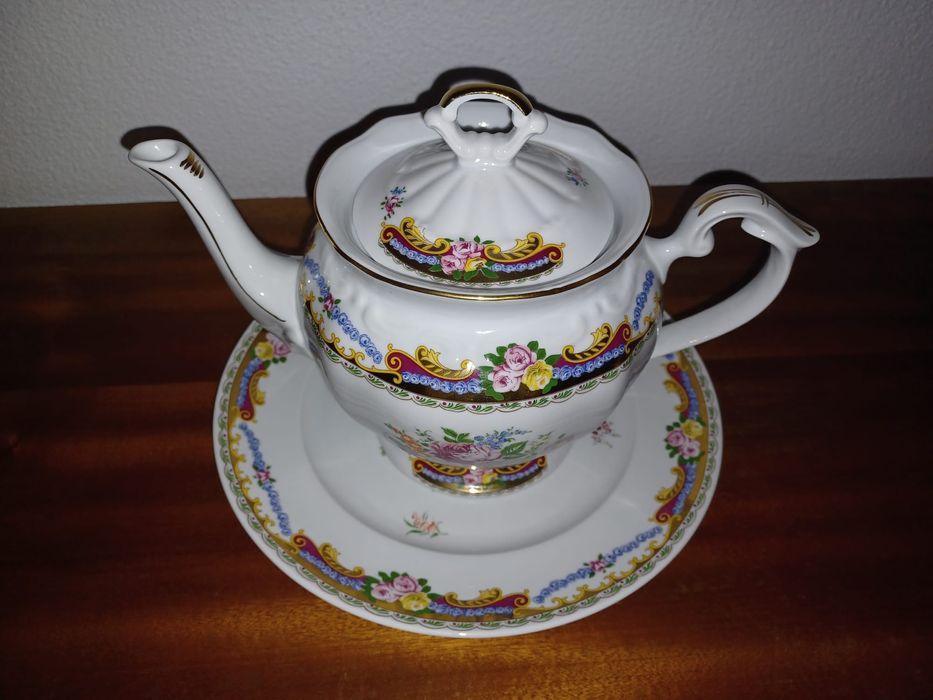 Bules de coleção em porcelana