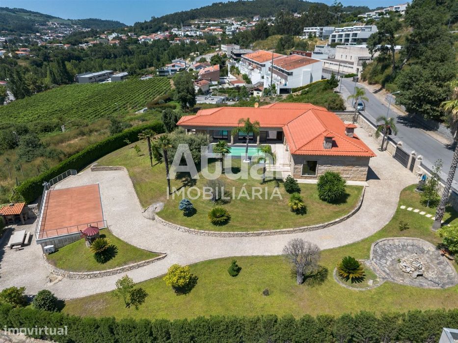 Moradia T3 Venda em Caldas de Vizela (São Miguel e São João),Vizela