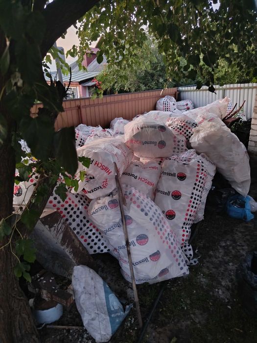 Обрізки відходи пінопласту