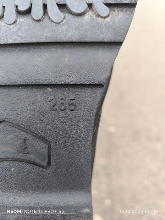 Продам ботинки размер 41