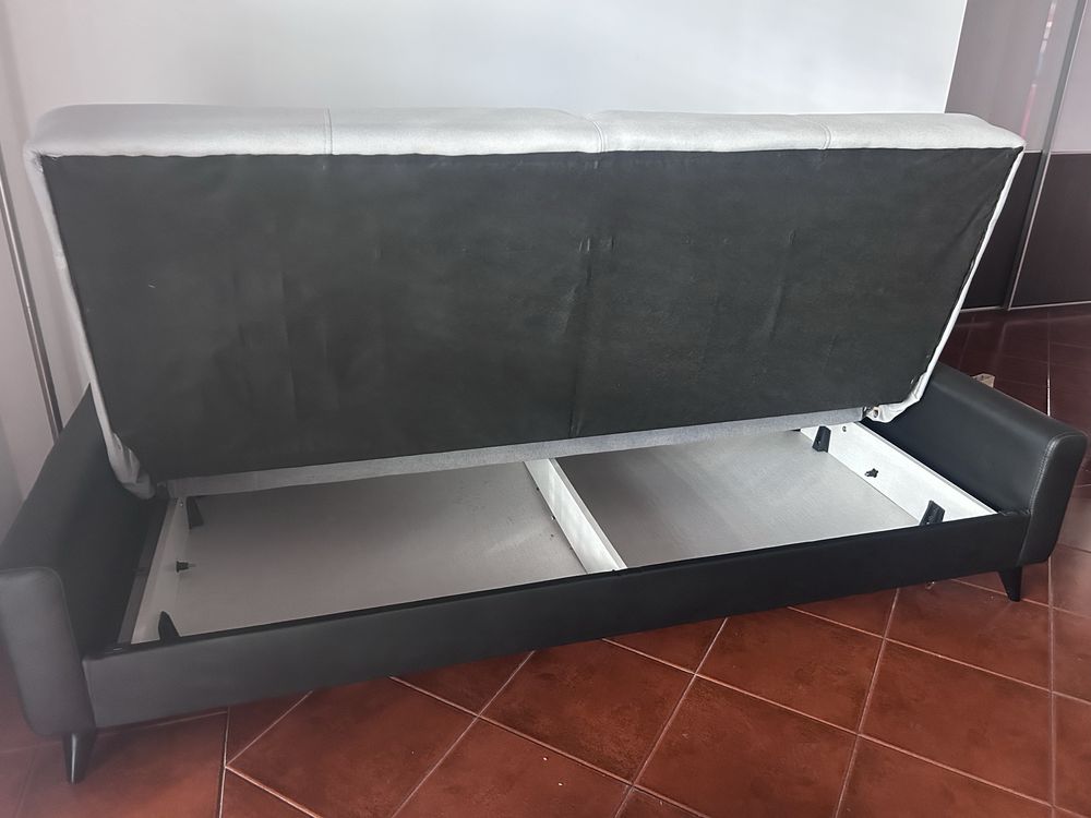 Sofá-cama com arrumação da Conforama