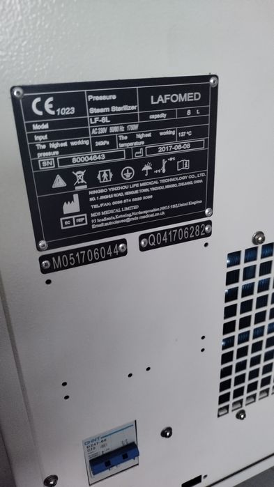 Autoklaw sterylizator parowy Lafomed LF-8L z drukarką