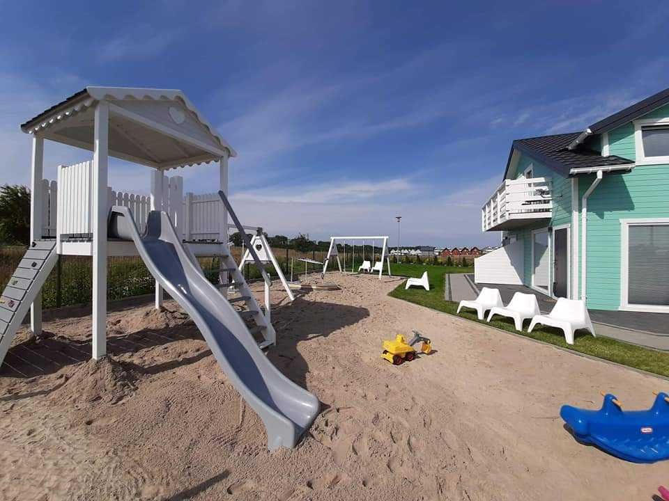 24-31.08 wrzesień Domki nad morzem z basenem Sarbinowo Pastelove Wzgó