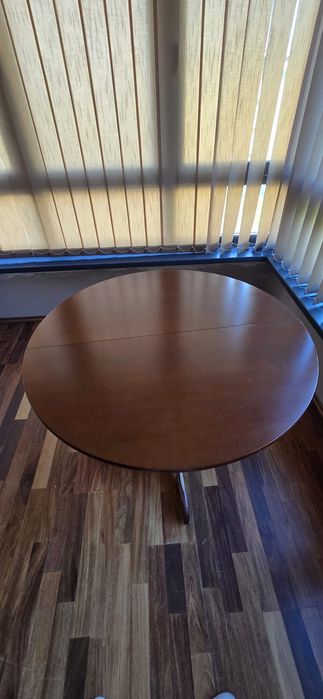 Rozkładany stół drwniany