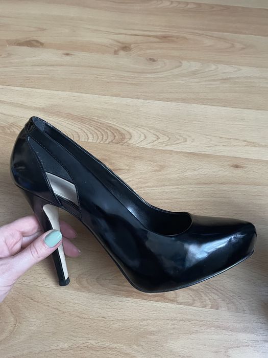 Szpilki lakierowane aldo 38