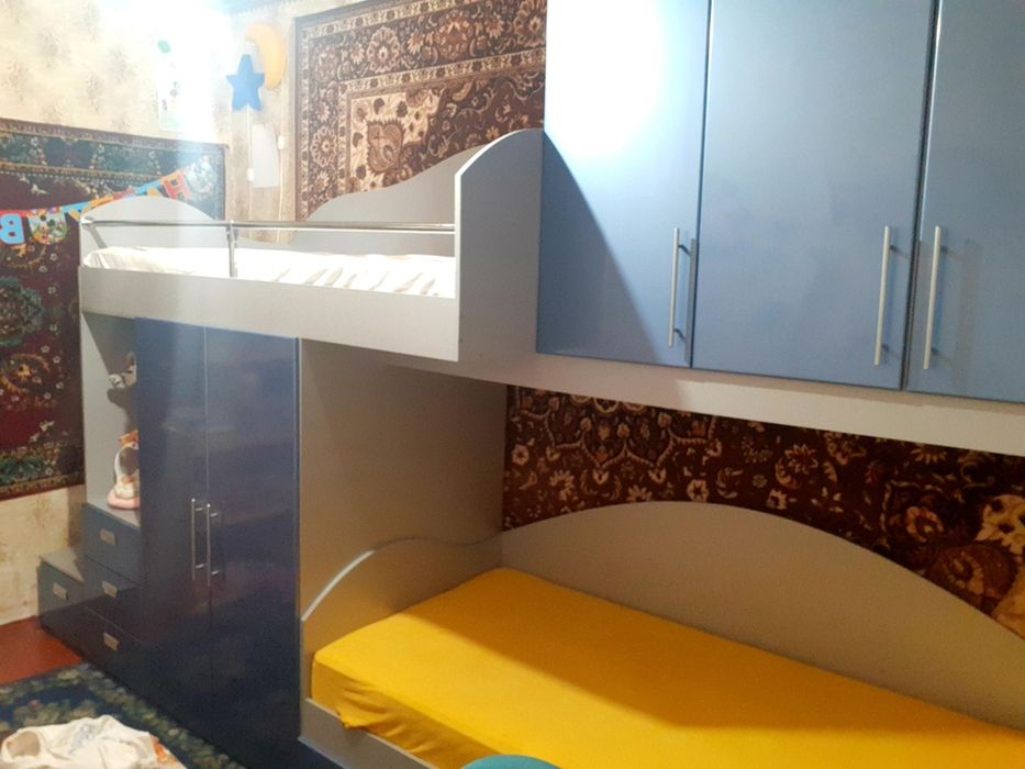 Продам 2-х этажную кровать