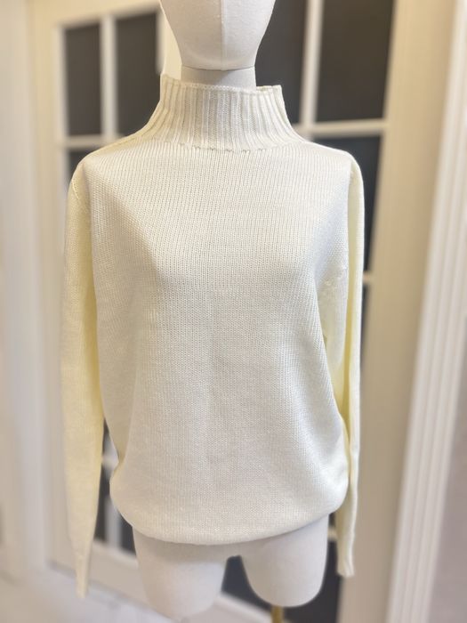Білий  Вовняний светр кофта джемпер
