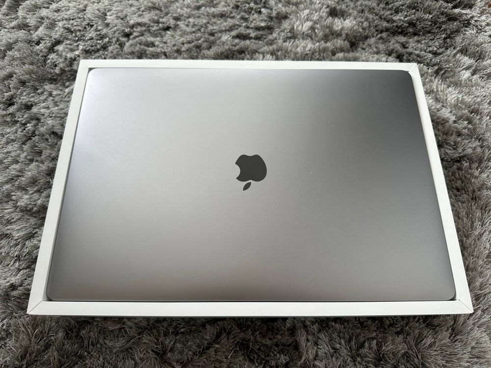 Apple Macbook Pro 16 in | 1TB | 4.80 GHz | AMD Radeon Pro 5500M | 16GB