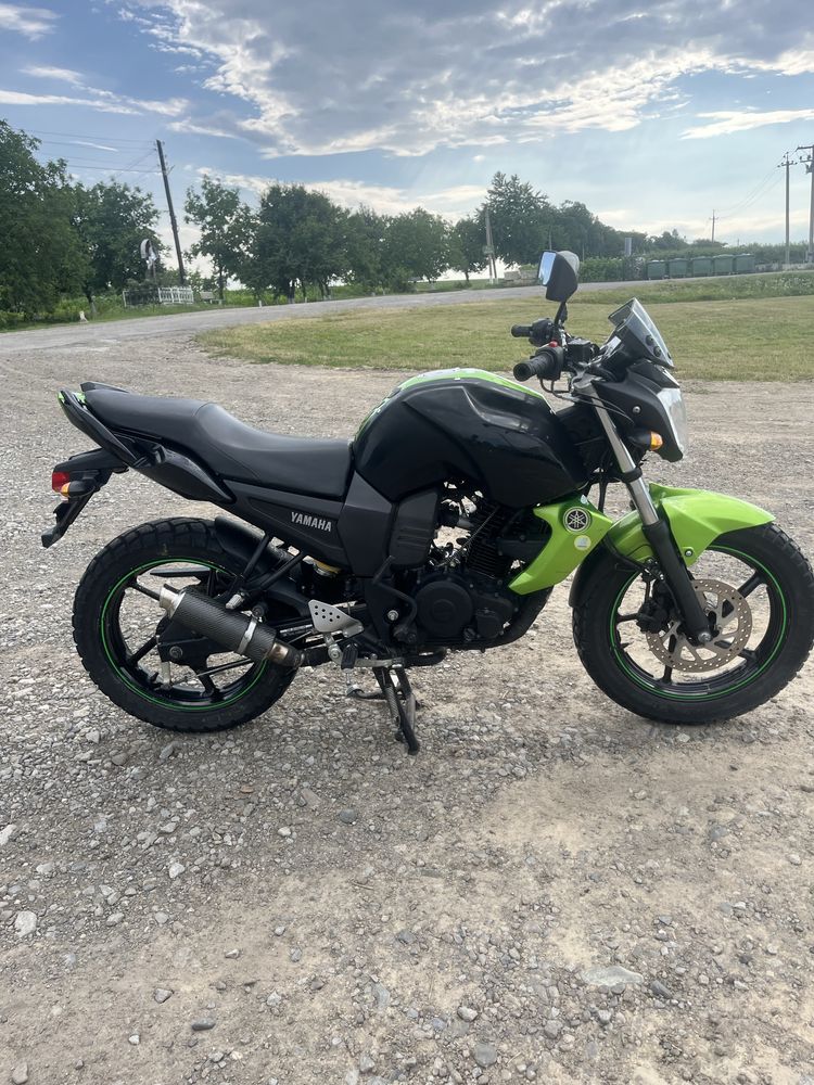 yamaha fzs 150.