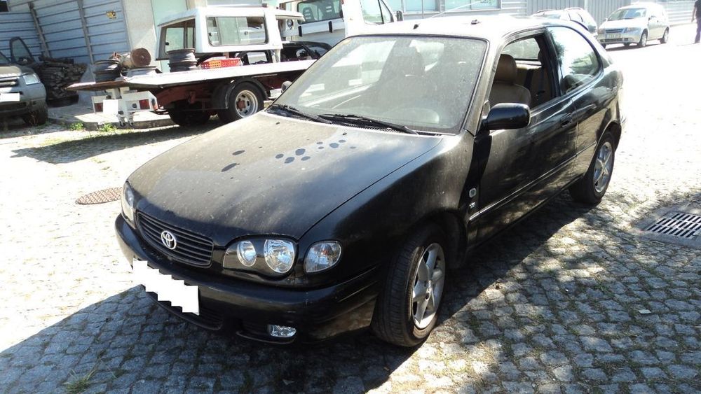 Toyota Corolla E11 1.6 3P 2001 - Para Peças