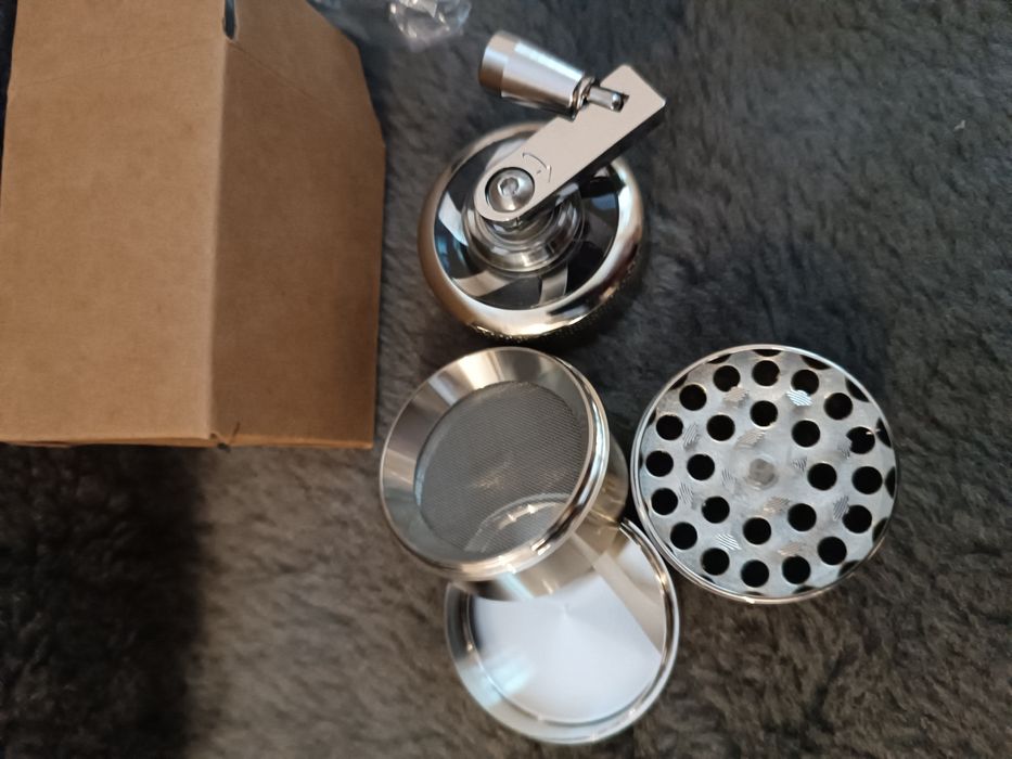 Młynek do ziół tytoniu zioła 4 warstwowy nowy stal nierdzewna