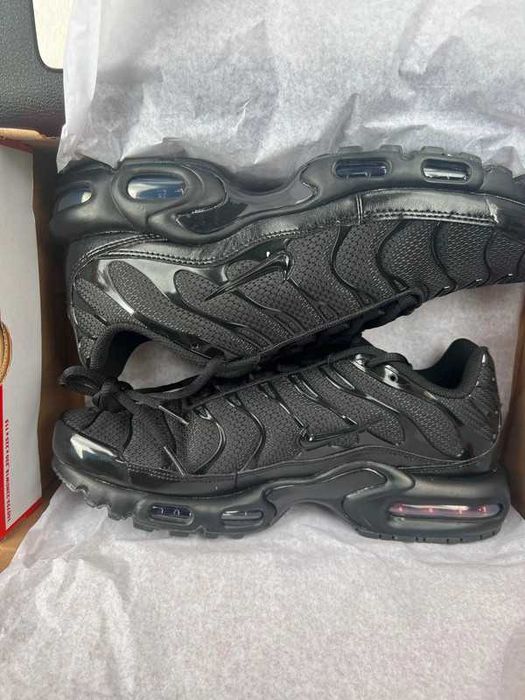 Maximize Your Style Nike Air Max Plus TN in Black 44