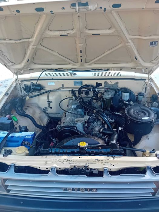 Toyota Hilux 2.4