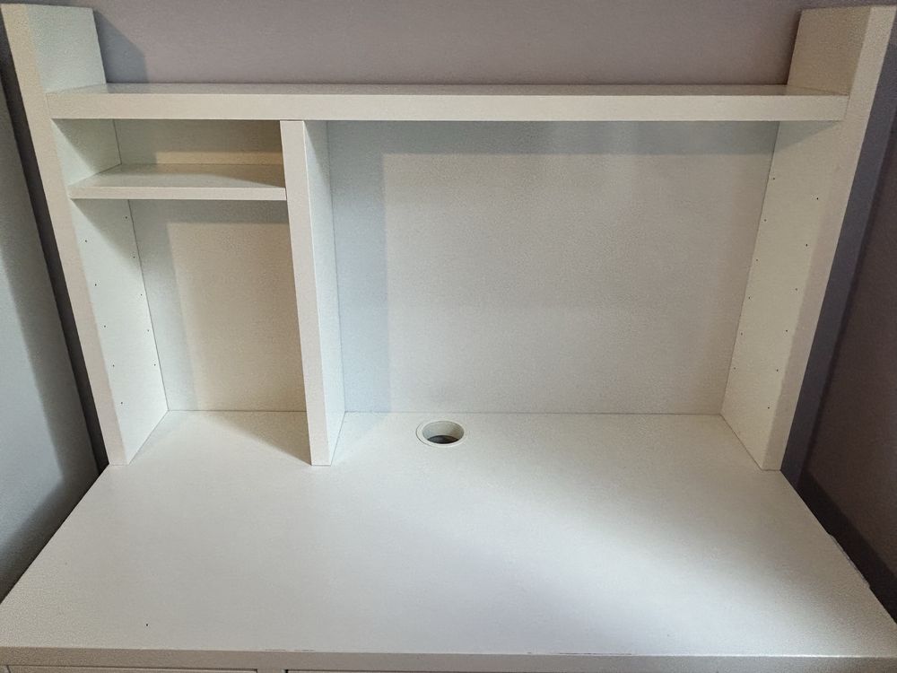 Biurko ikea stan dobry. Polecam . Odbior osobisty