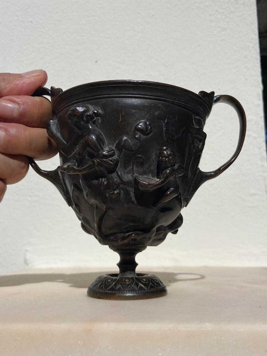 "Kantharus" em bronze autoria Ferdinand Barbedienne