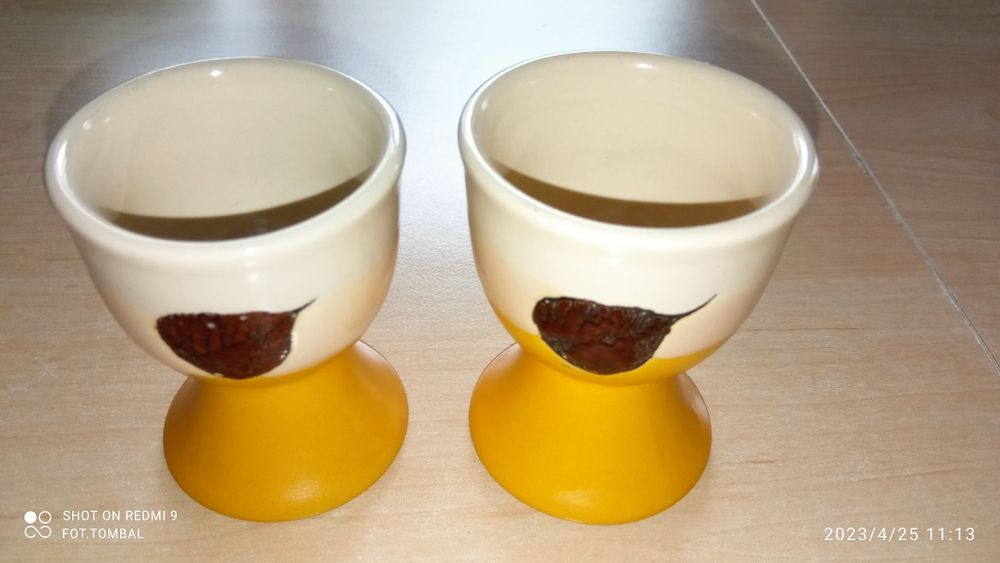 Podstawki do jajek z porcelany.