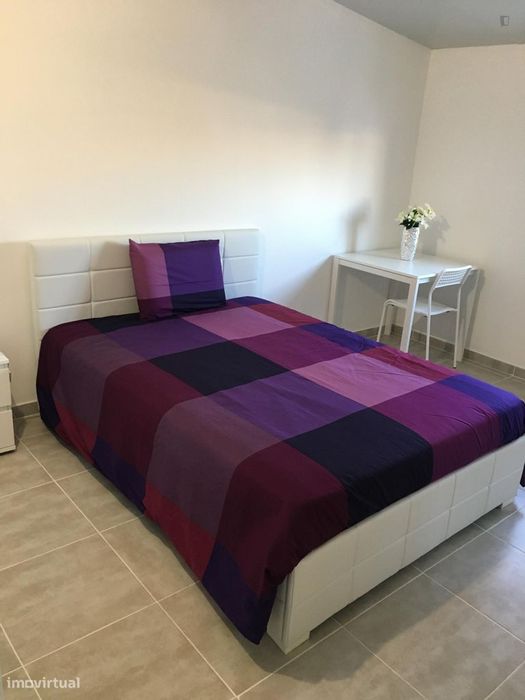 247867 - Quarto perto estação de metro linha...