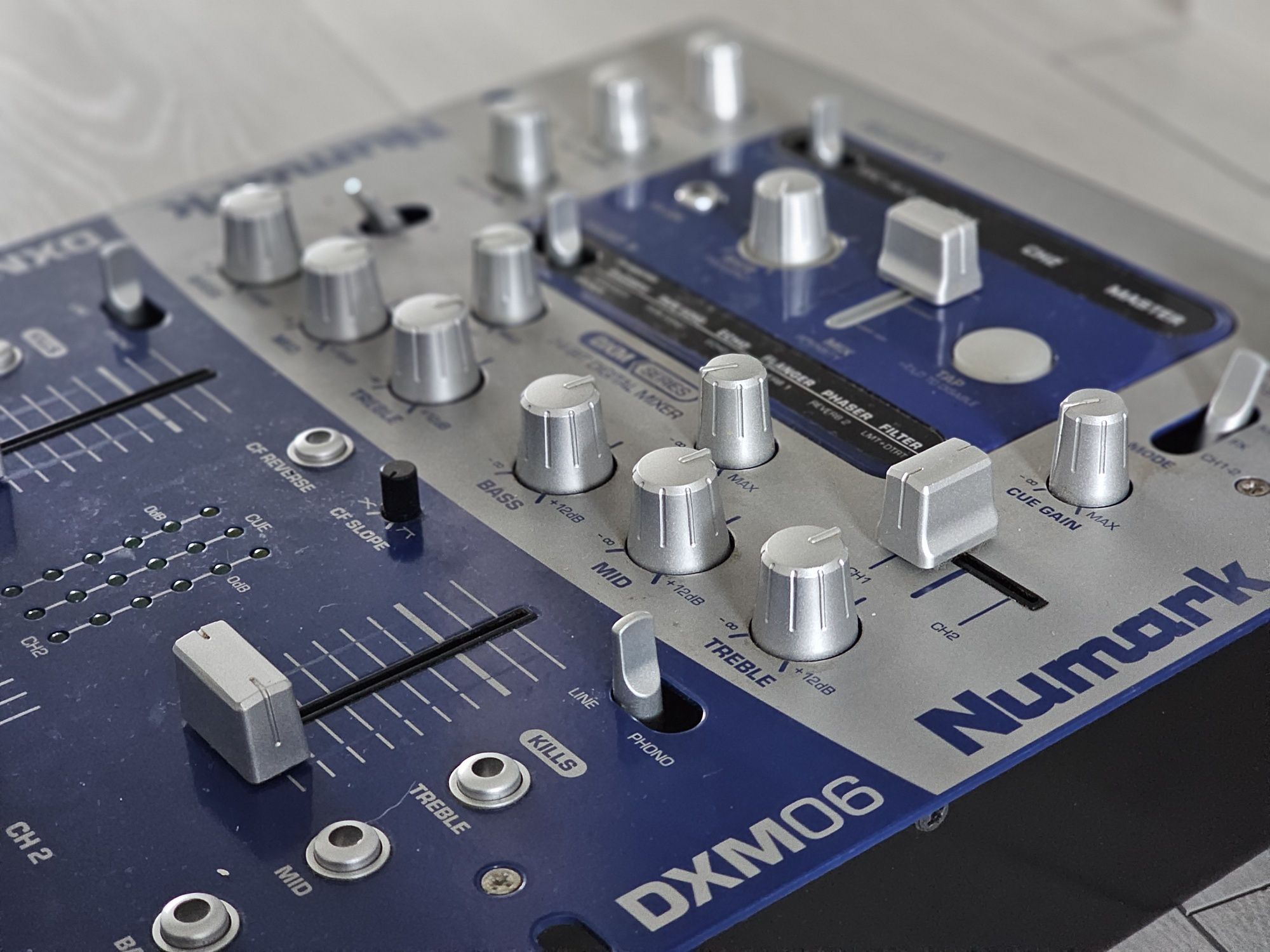 Konsola DJ 2 x DENON DNS-1000 oraz mixer NUMARK DXM06 - świetny stan