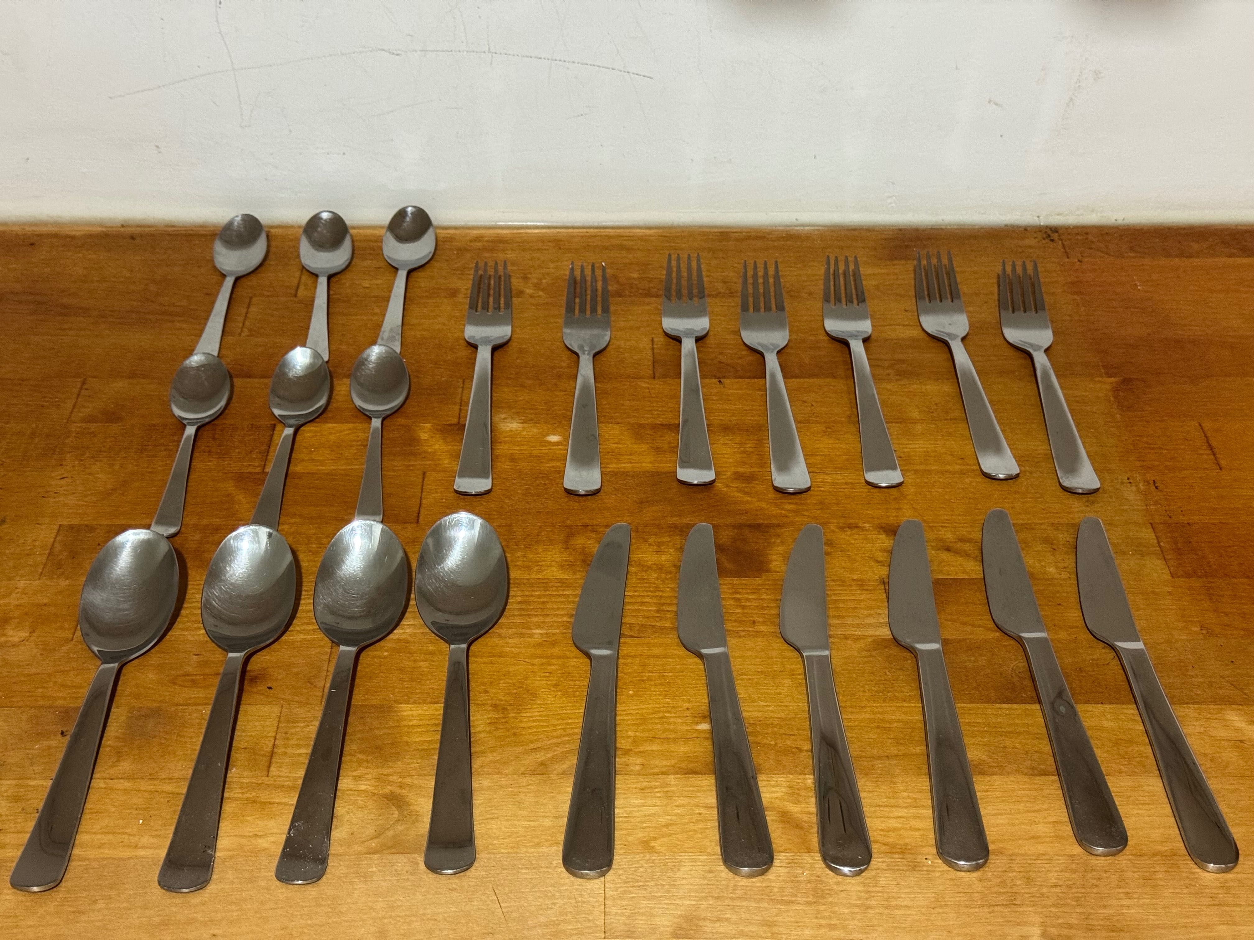 Talheres + utensílios de cozinha