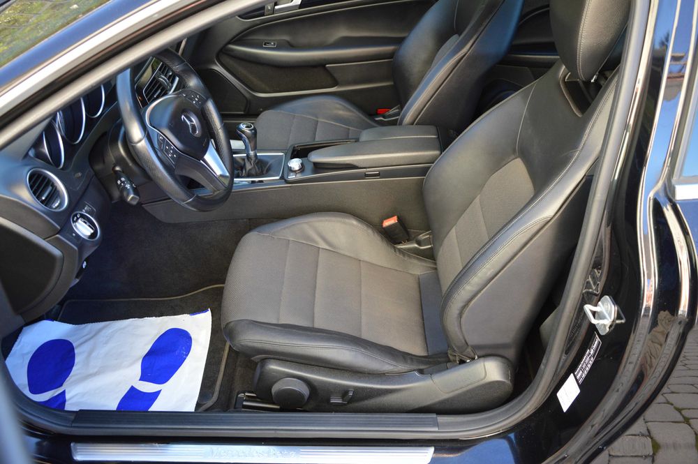 Piękny Mercedes Z Niemiec Klimatron PDC Kompresor