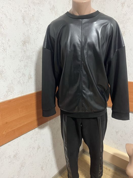 Жіночий костюм кожзам