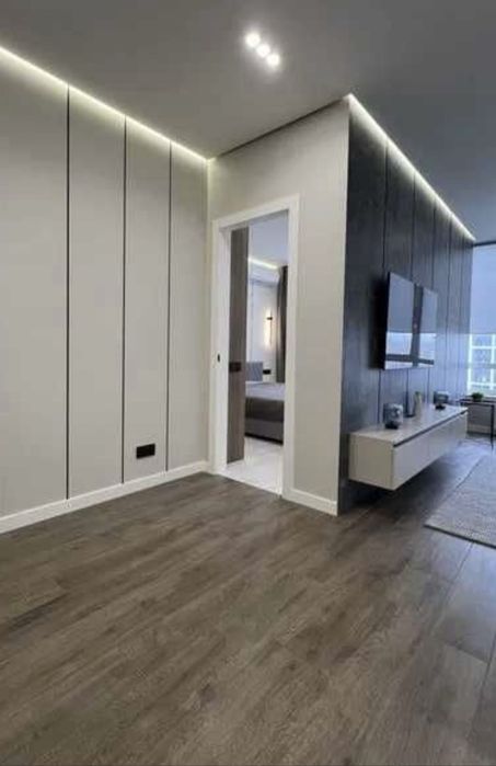 Продам 2к квартиру в ЖК Варшавський 2. Низький поверх