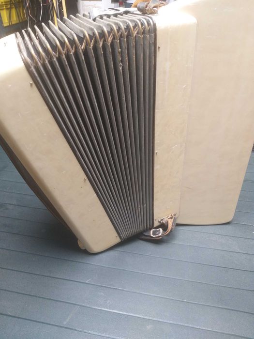 Sprzedam akordeon Hohner verdi III M 120 b