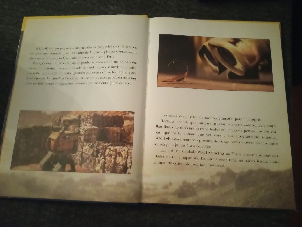 Livro e DVDs Infantis Walle.E Usados