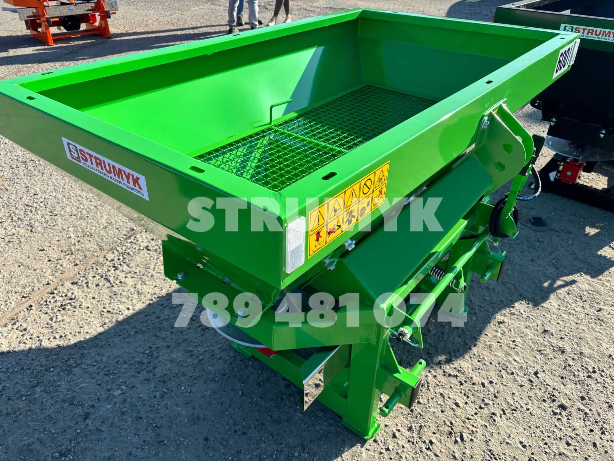 rozsiewacz do nawozów DWUTALERZOWY Strumyk plandeka/kratka 400l -1600l
