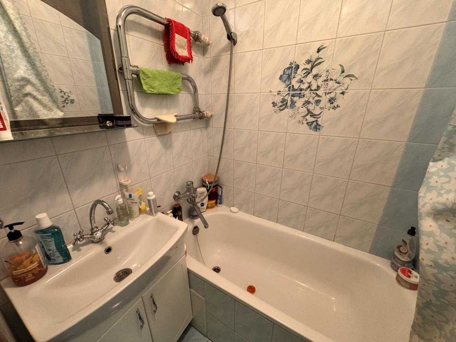 Продаж 2 кімнатної квартири з ремонтом, вул. Зарицьких / Франка, Львів