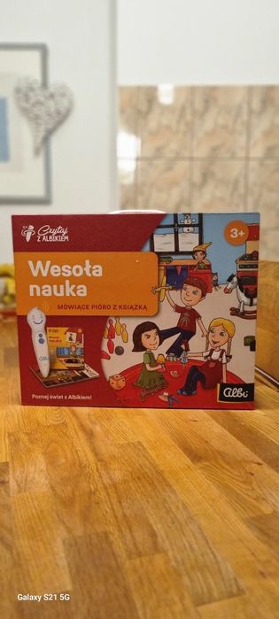 Czytaj z Albikiem  Pióro + 3 książki