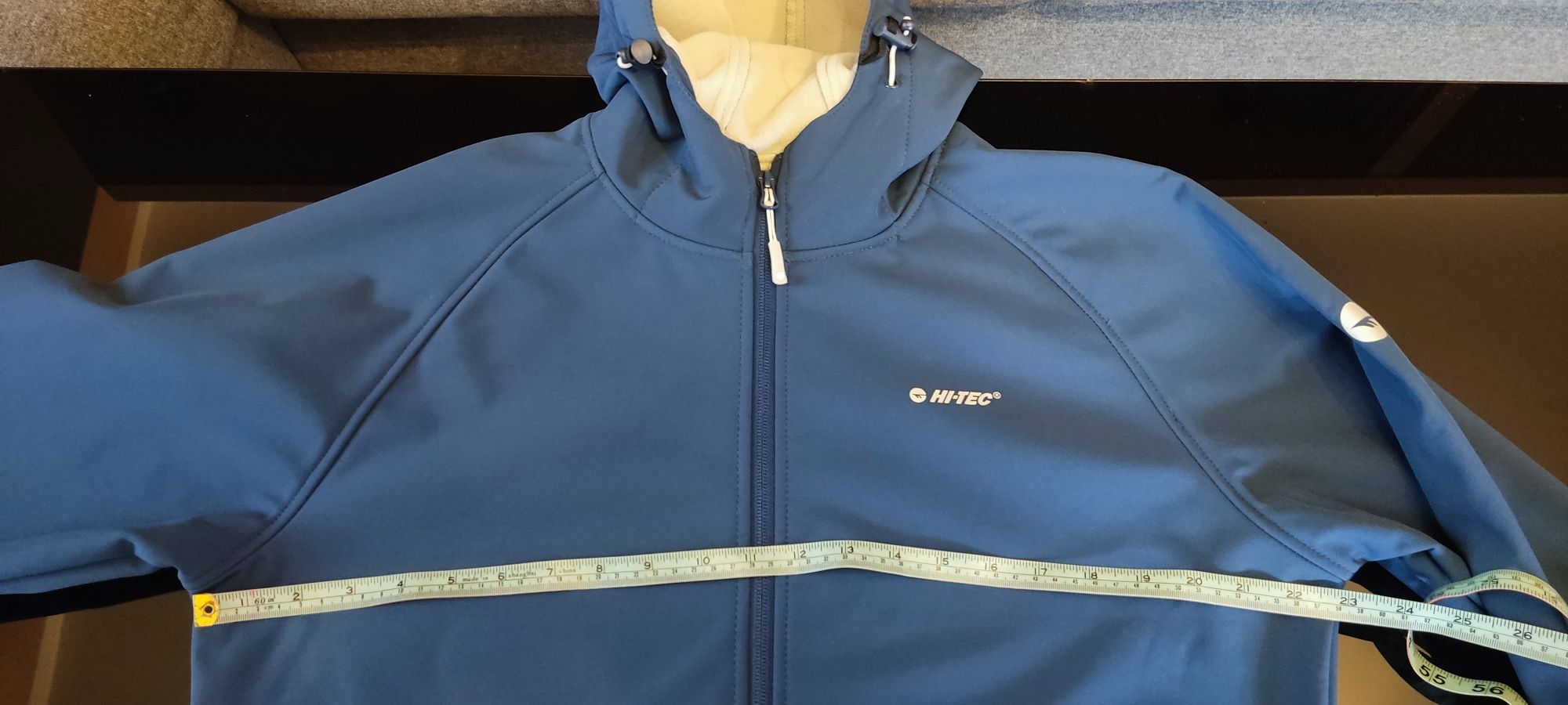 Nowa damska lekka kurtka Hi-Tec, typu softshell