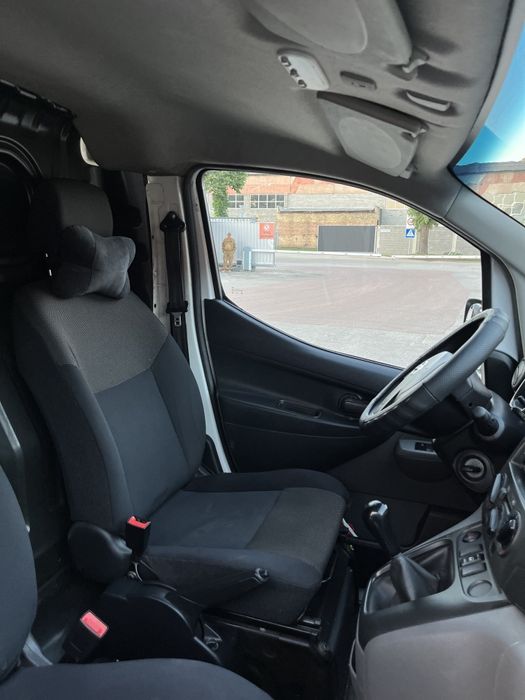 Продам бус Nissan nv200 1.5 dci