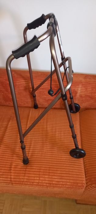 Niski balkonik chodzik Rehafund