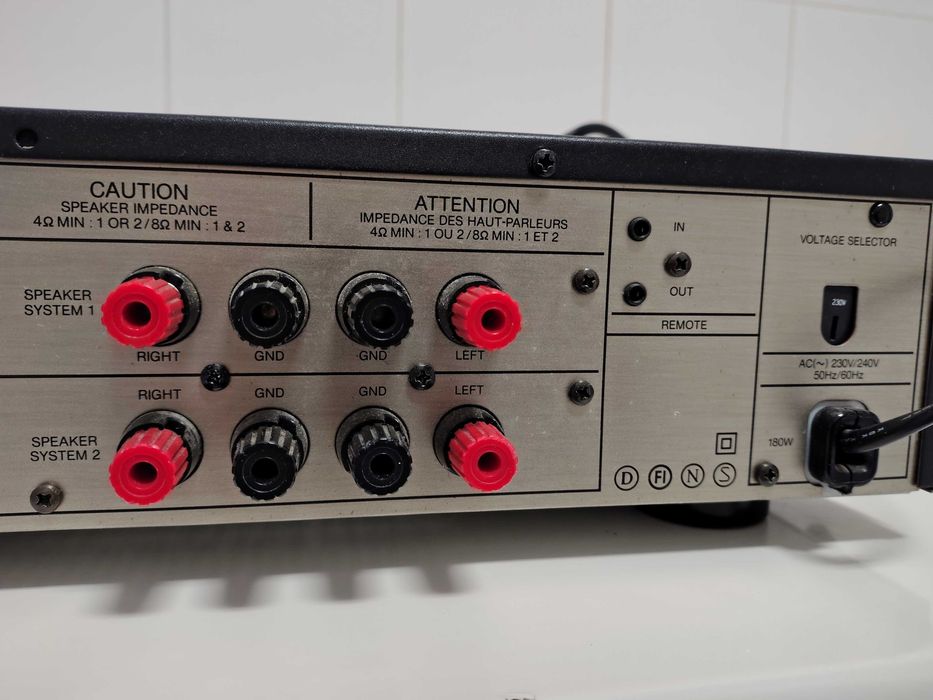 Amplificador Harman Kardon