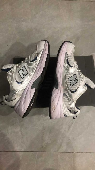 Damskie trampki New Balance 530, białe i szare, rozmiar 40
