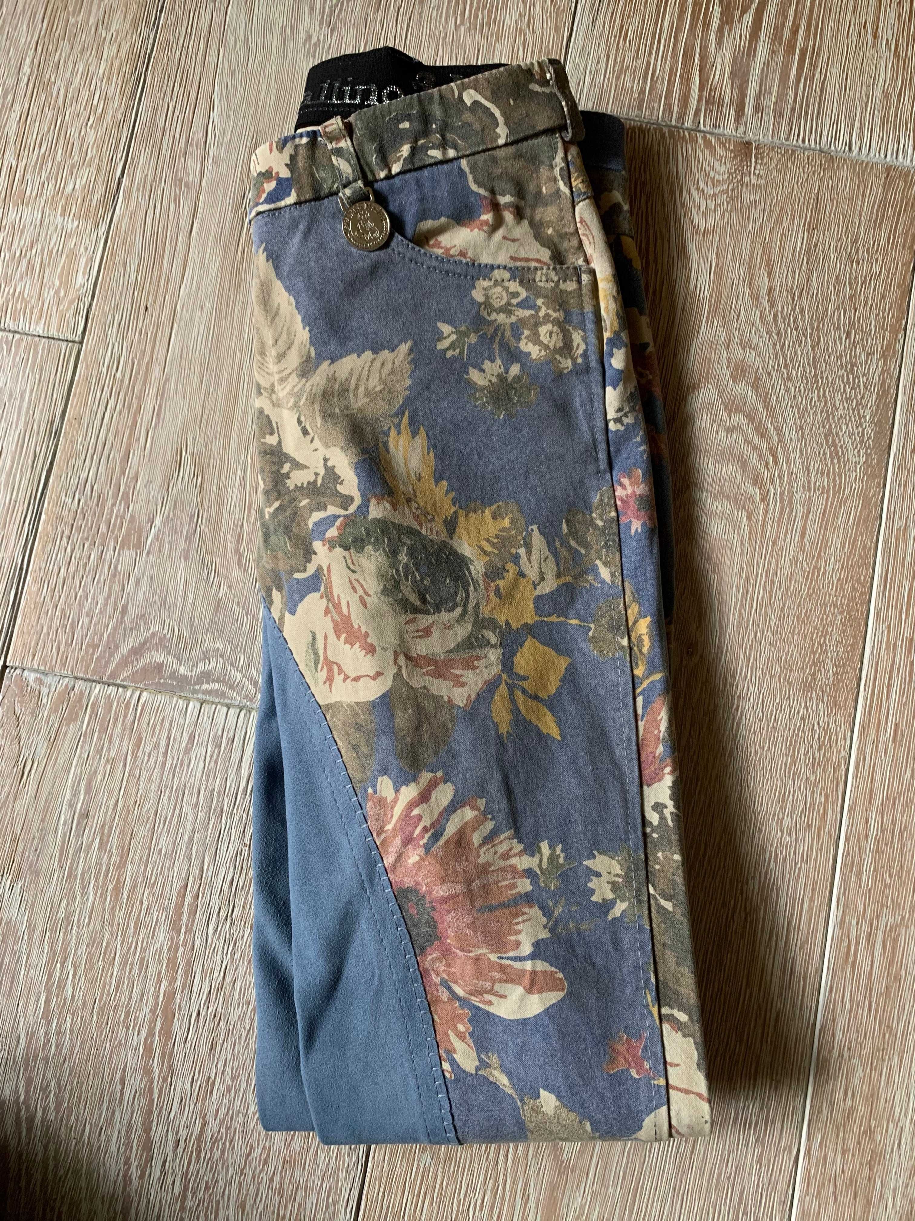 Bryczesy Cavallino Marino jeansowe w kwiaty r. 36