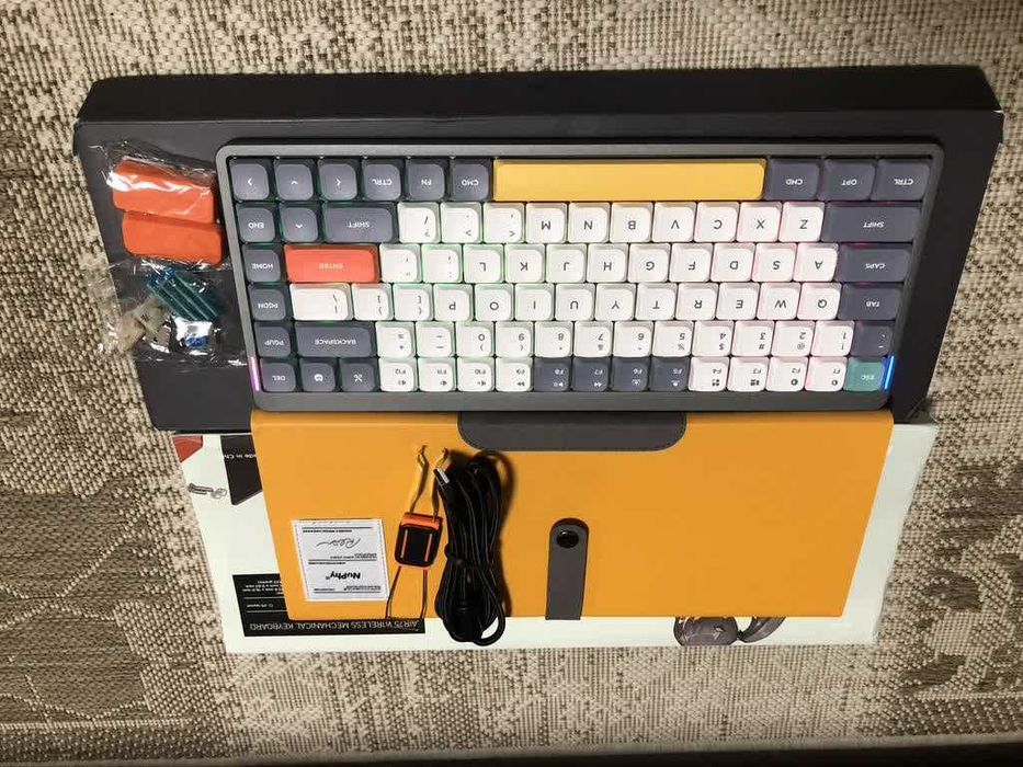 Низкопроф. механическая клавиатура NuPhy Air75 V1 Brown + обложка