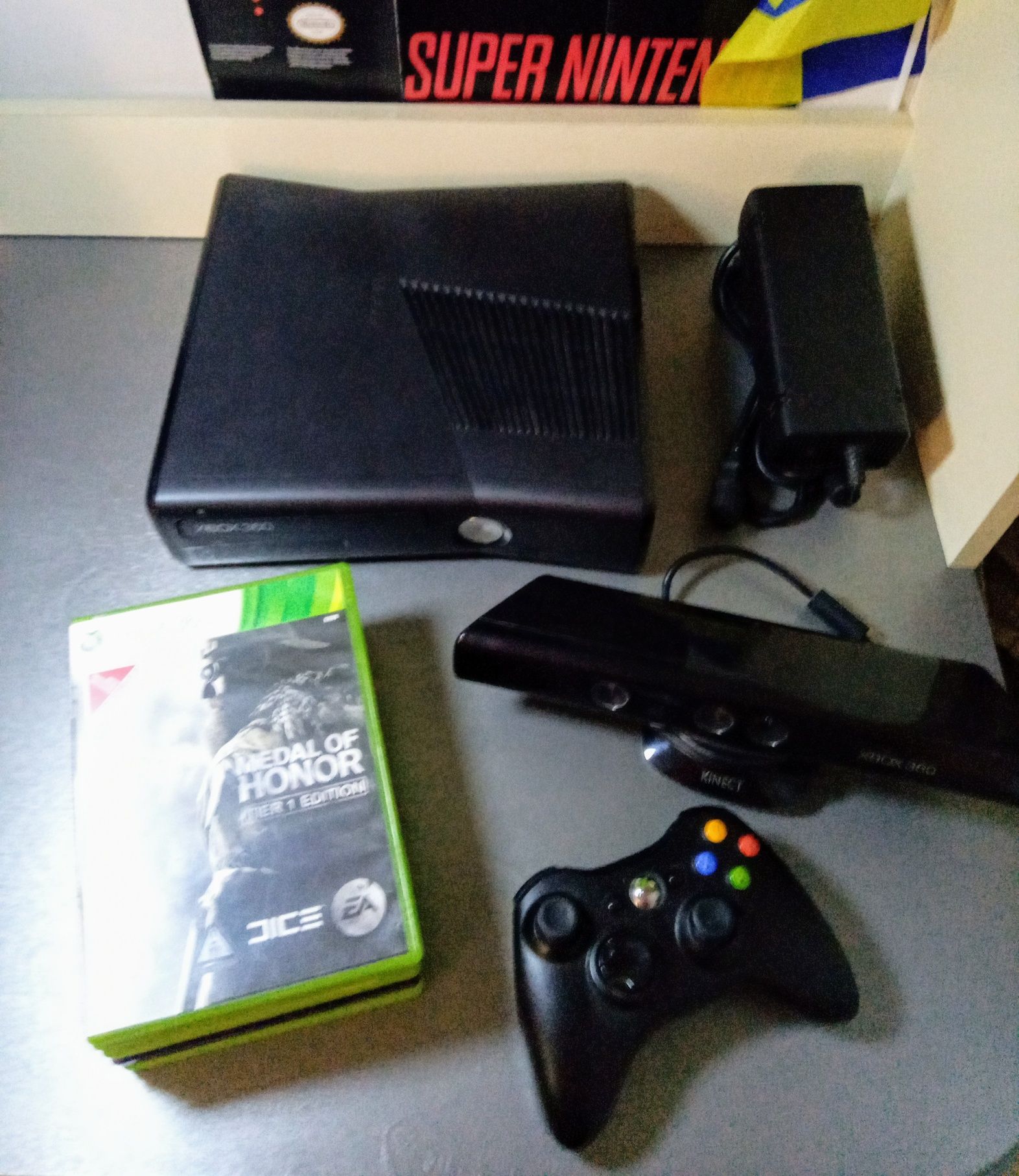 Продам консоль Xbox 360 + Kinect